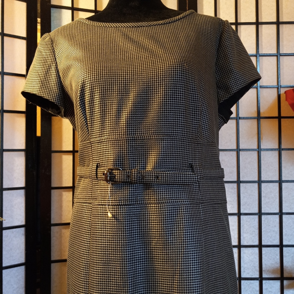 Elegant  Dress by ARMANI COLLEZIONI - Picture 6 of 16
